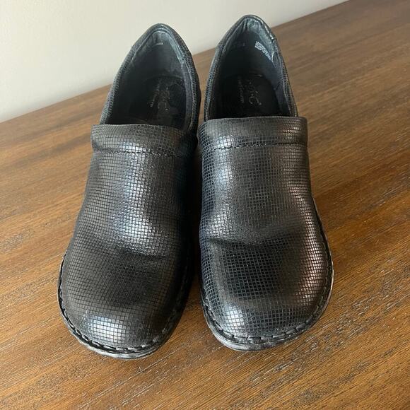 BOC Born Concept Woman’s Black Textured Leather Slip On Nursing Clogs- Size 9 - Picture 2 of 11